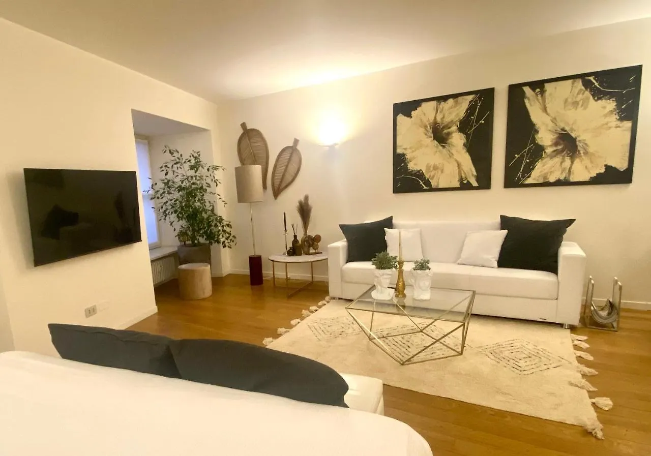 J'Adore Apartment Alla Scala Μιλάνο 0*,  Ιταλία