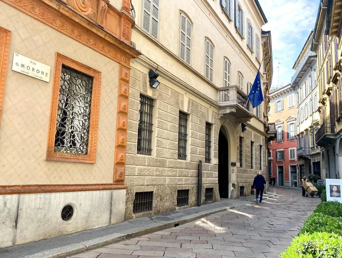 J'Adore Apartment Alla Scala Μιλάνο 0*,  Ιταλία